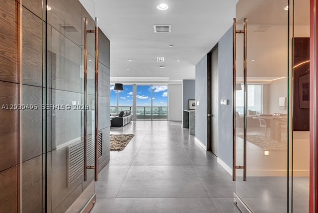 900 Biscayne Blvd #PH6205, Miami FL 33132