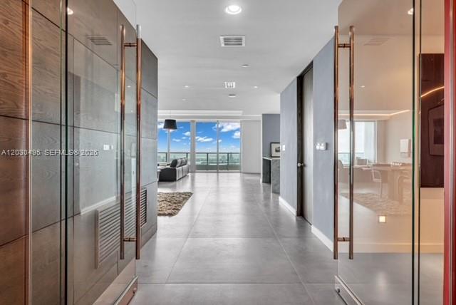 900 Biscayne Blvd #PH6205, Miami FL 33132