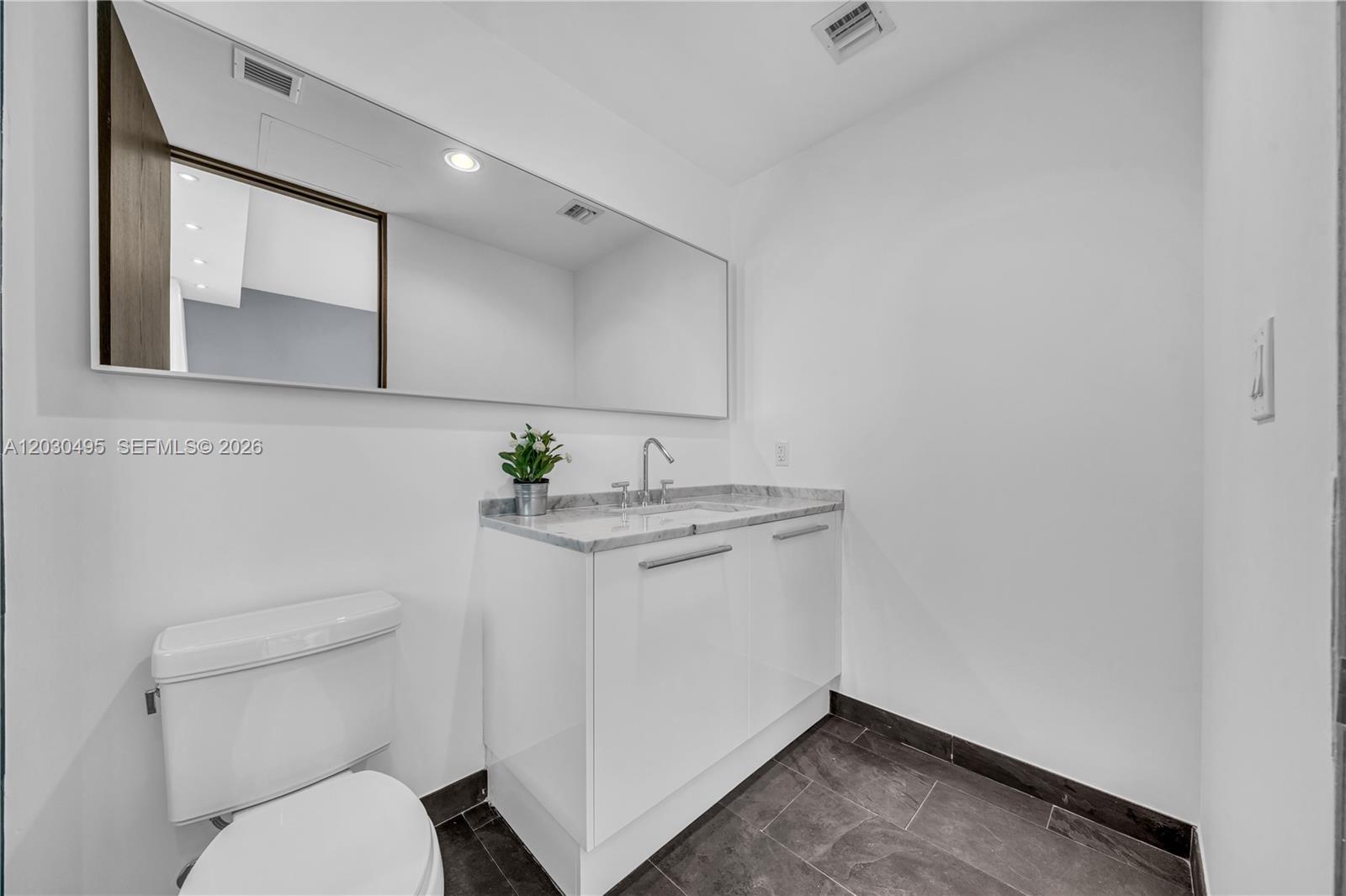 900 Biscayne Blvd #PH6205, Miami FL 33132