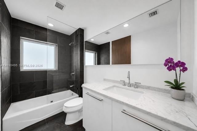 900 Biscayne Blvd #PH6205, Miami FL 33132
