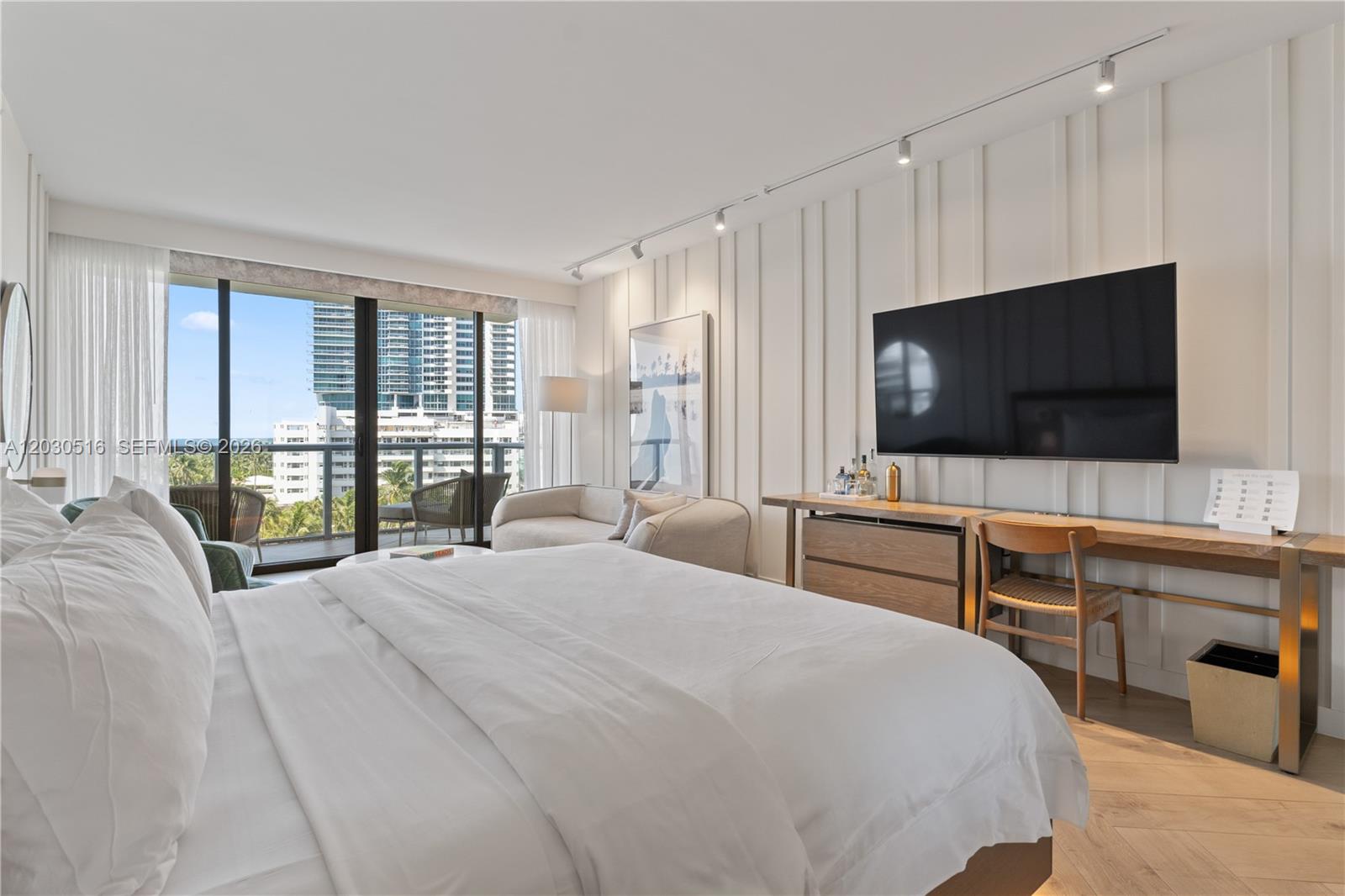 2201 Collins Ave #707, Miami Beach FL 33139