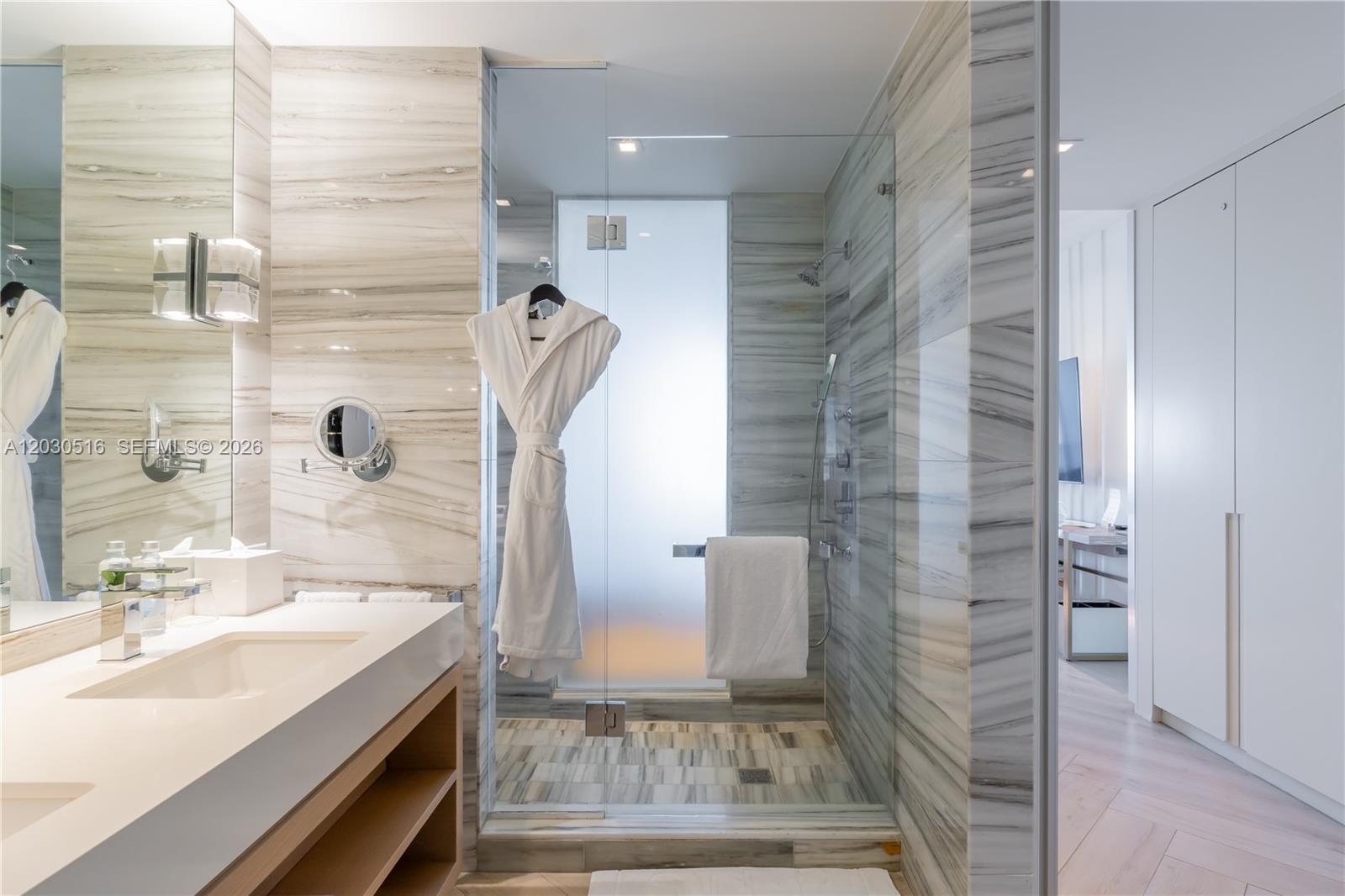 2201 Collins Ave #707, Miami Beach FL 33139