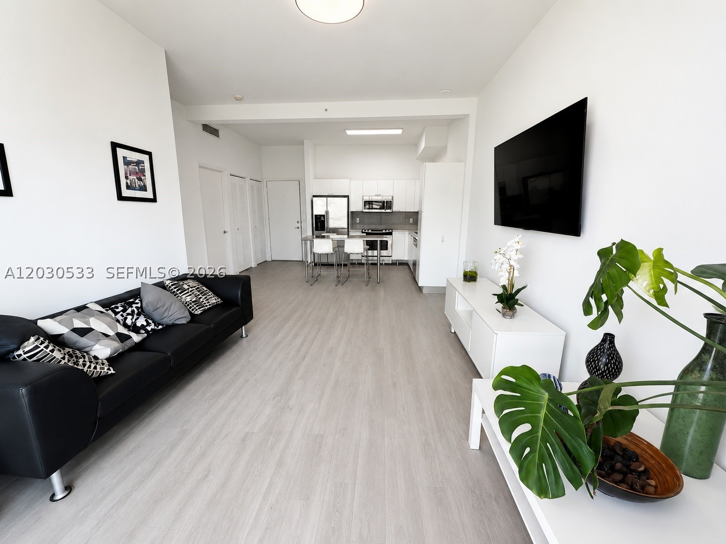 234 NE 3rd St #905, Miami FL 33132