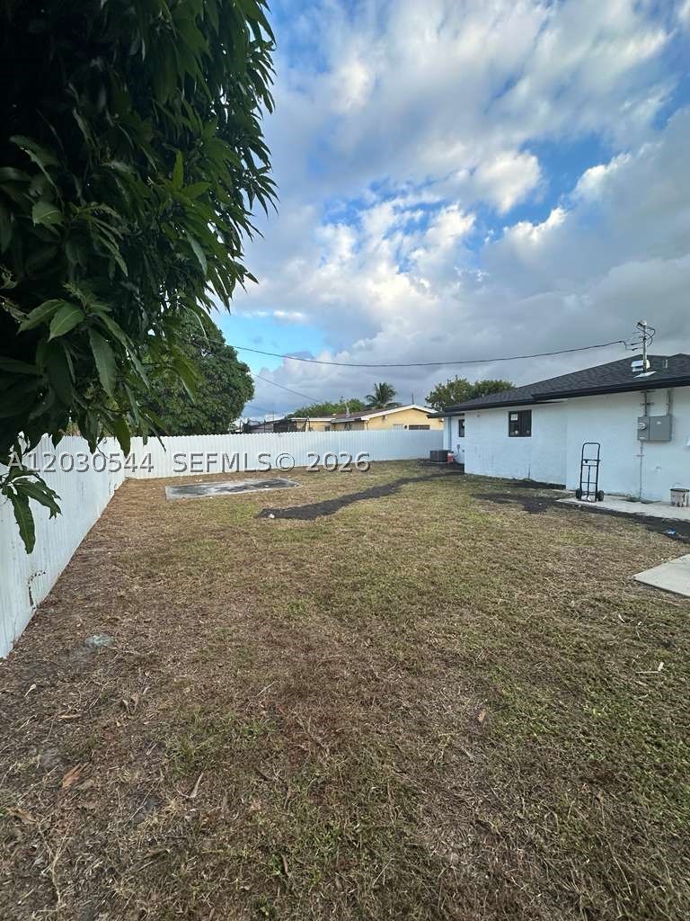 2041 NW 190th Ter, Miami Gardens FL 33056