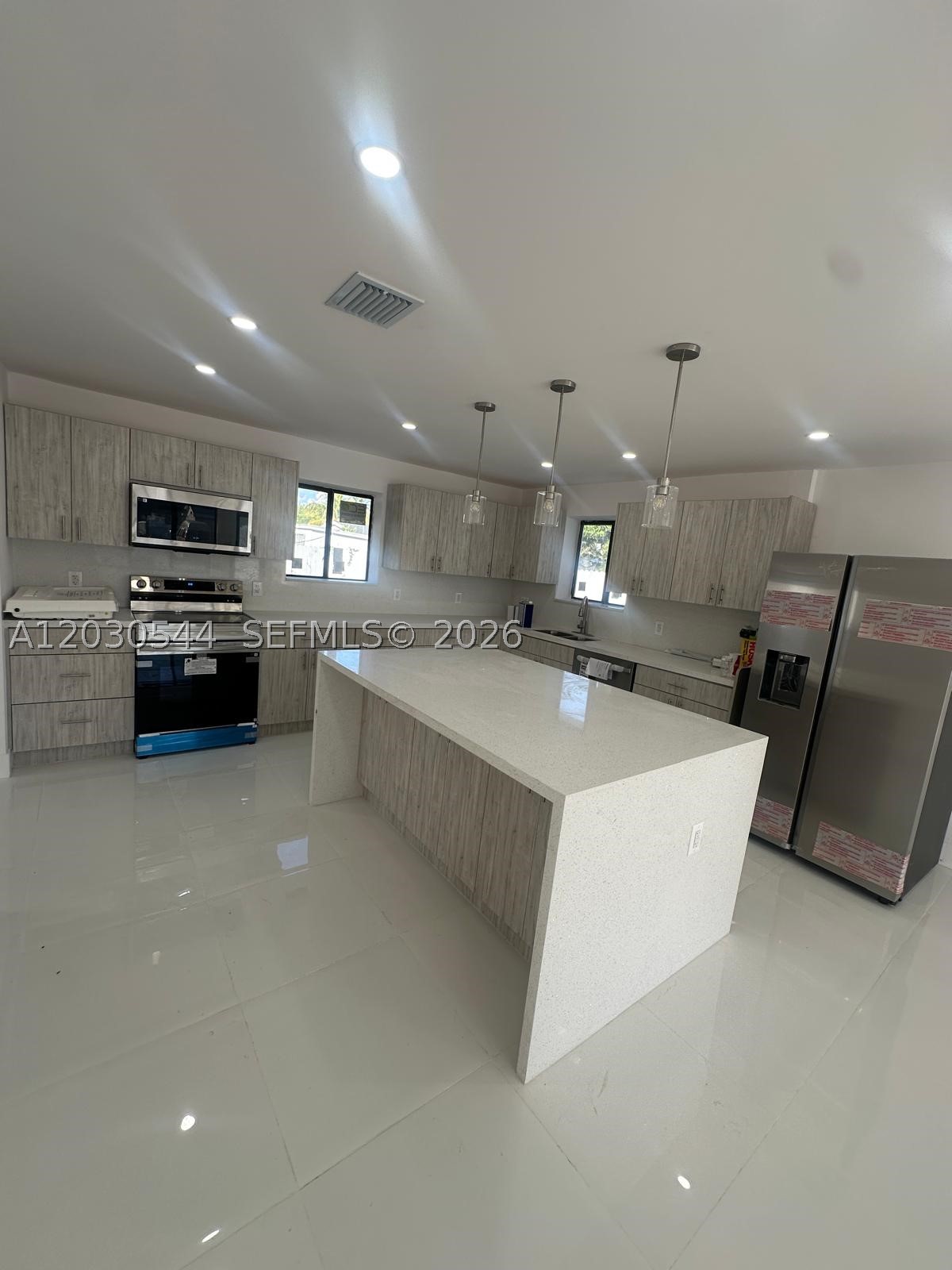 2041 NW 190th Ter, Miami Gardens FL 33056