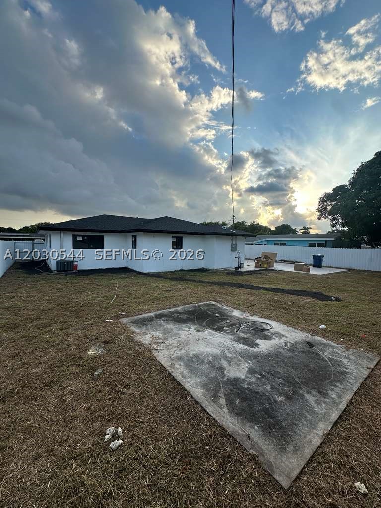 2041 NW 190th Ter, Miami Gardens FL 33056