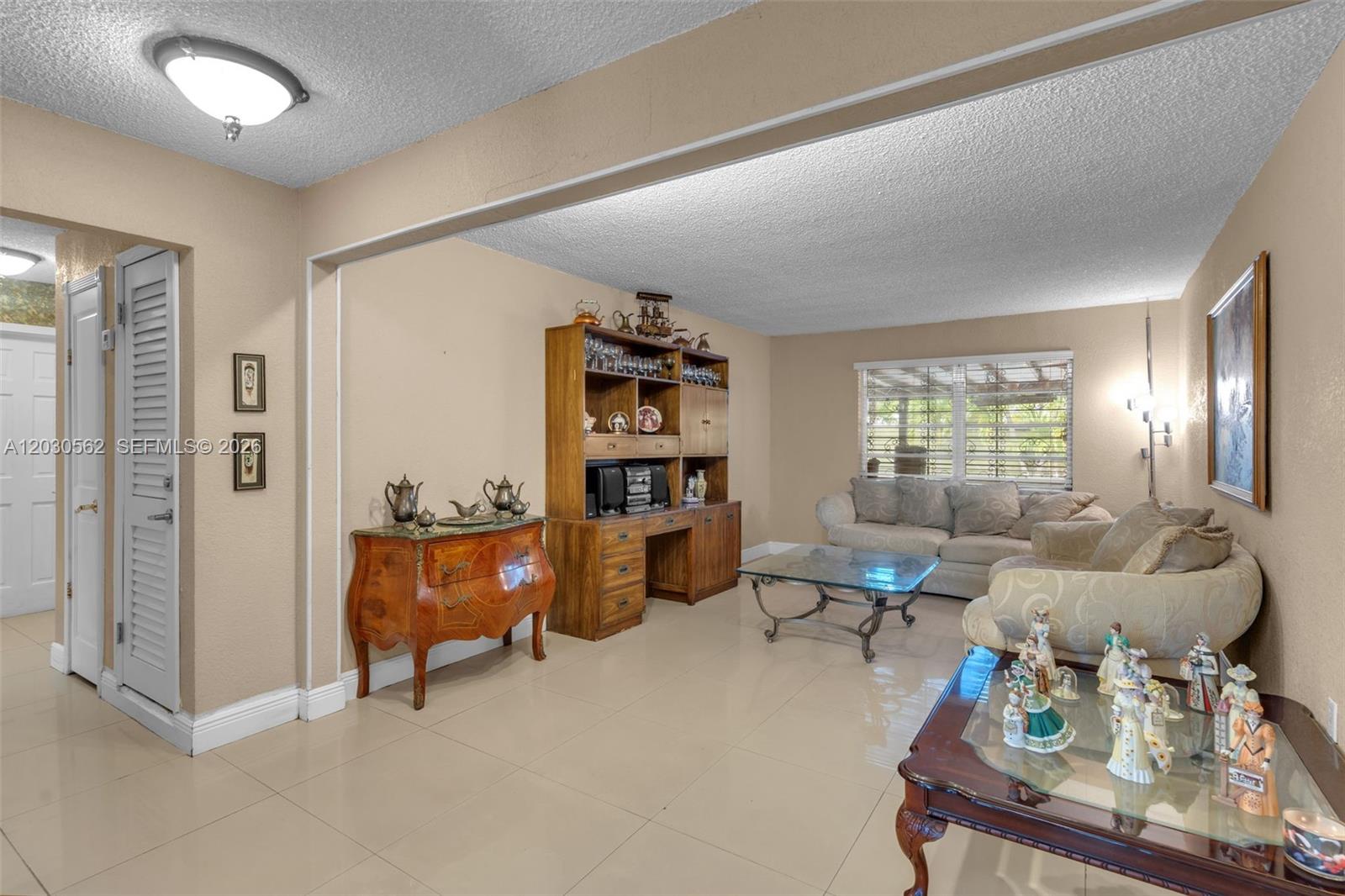 1320 SW 84th Ave, Miami FL 33144