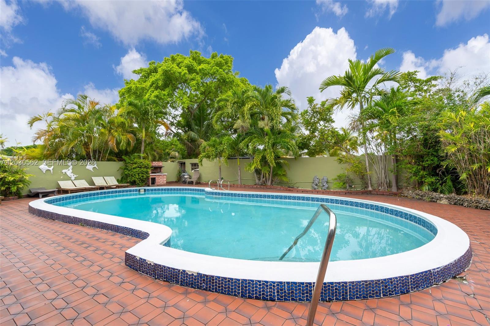 1320 SW 84th Ave, Miami FL 33144