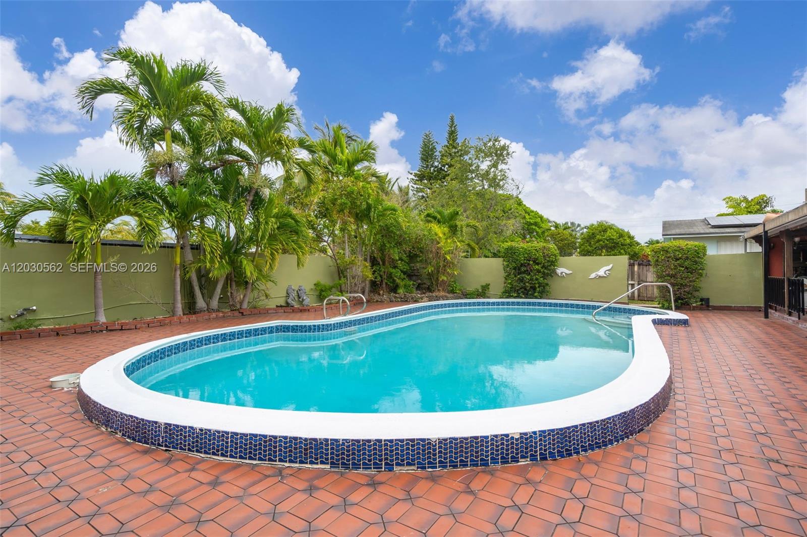 1320 SW 84th Ave, Miami FL 33144