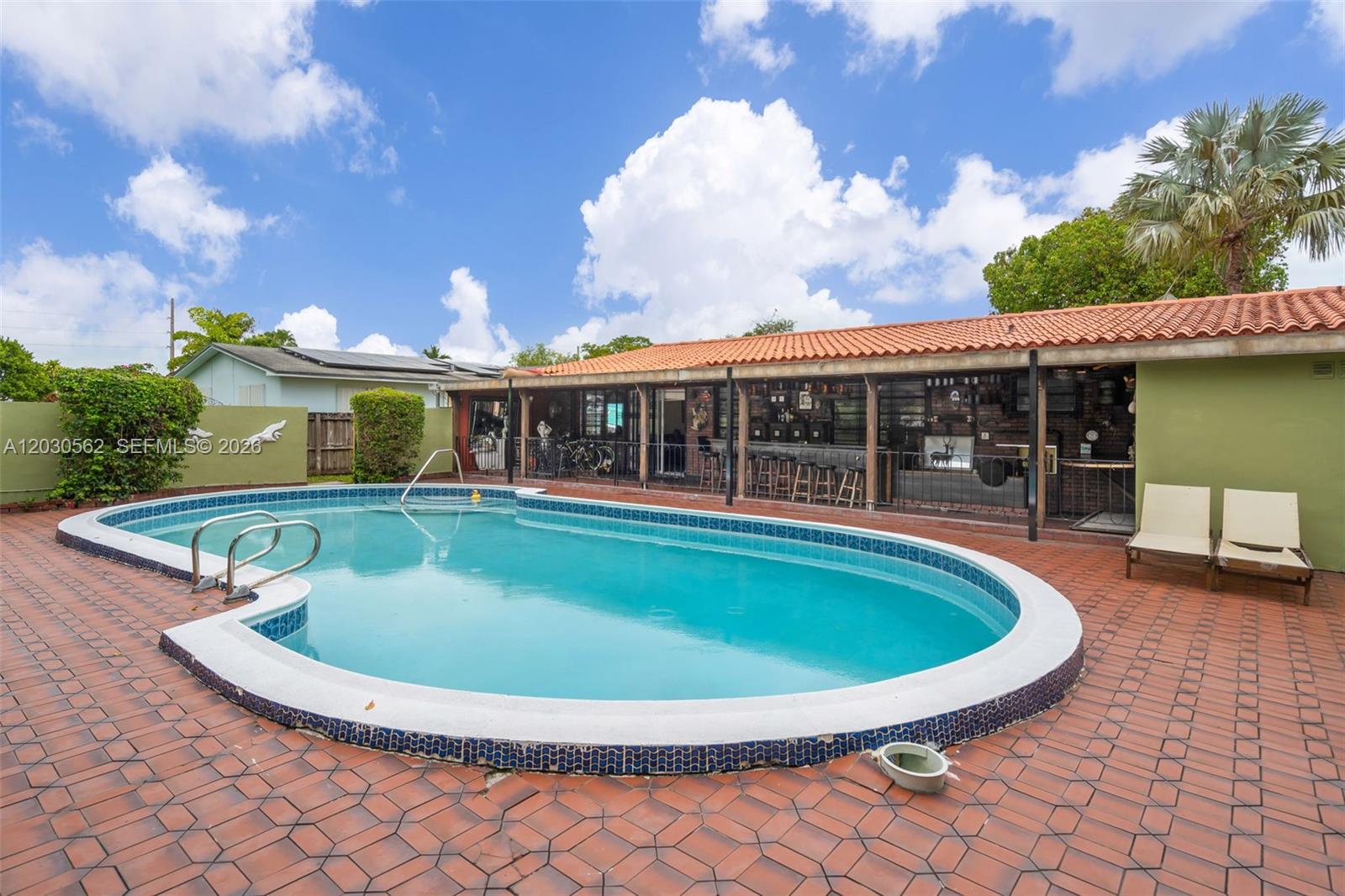 1320 SW 84th Ave, Miami FL 33144