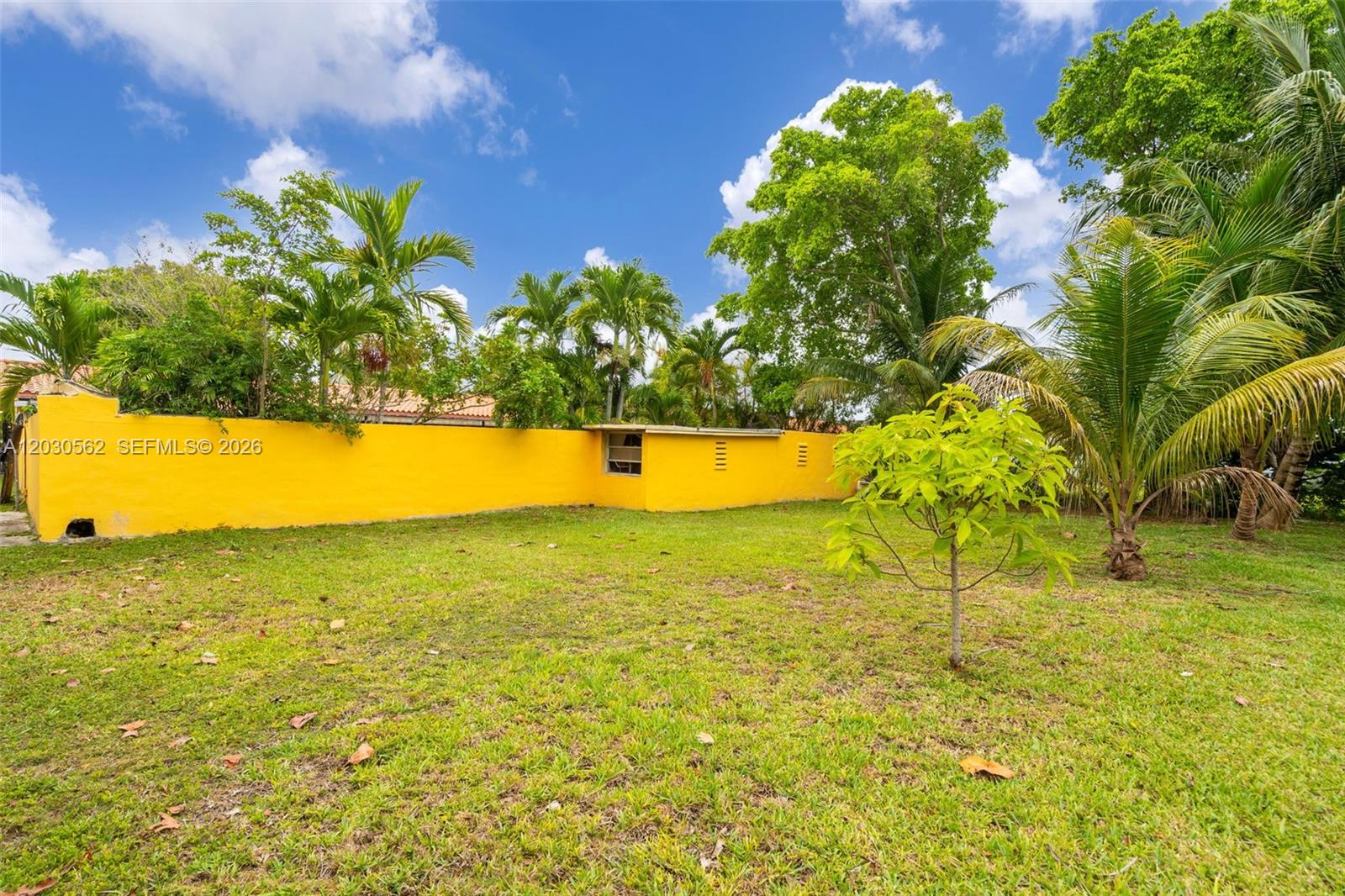 1320 SW 84th Ave, Miami FL 33144