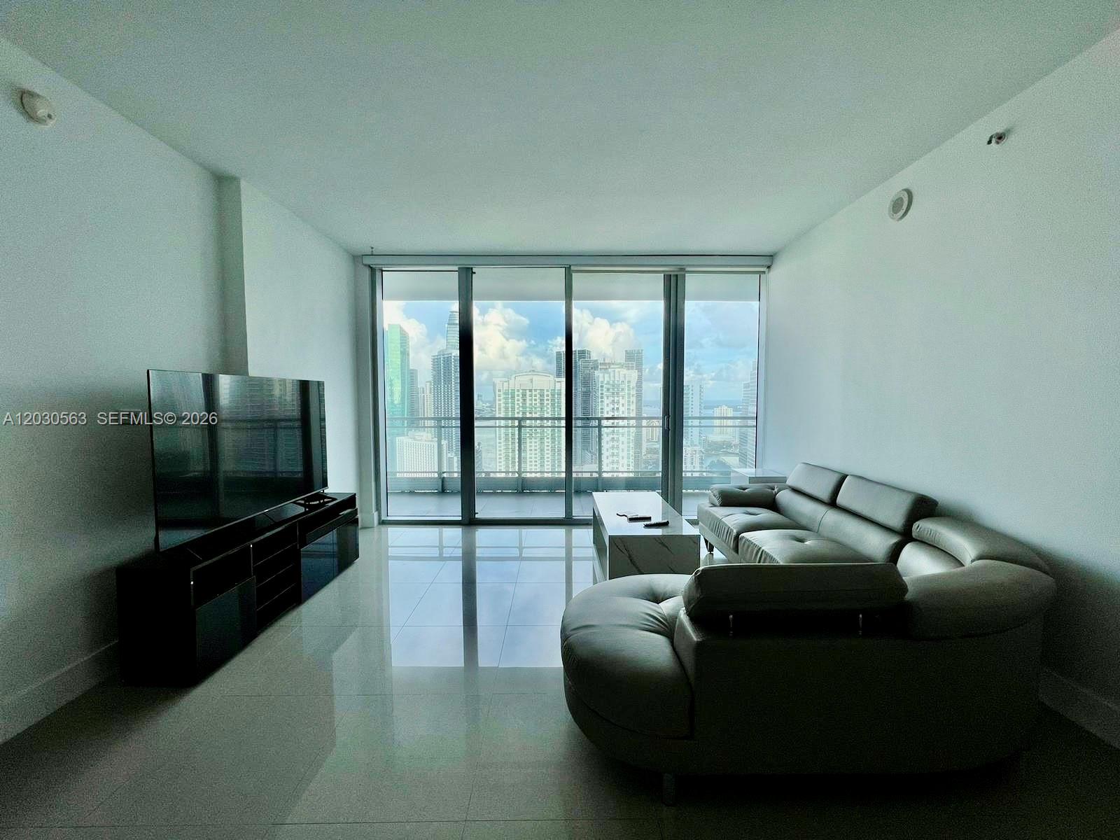 92 SW 3rd St #4111, Miami FL 33130
