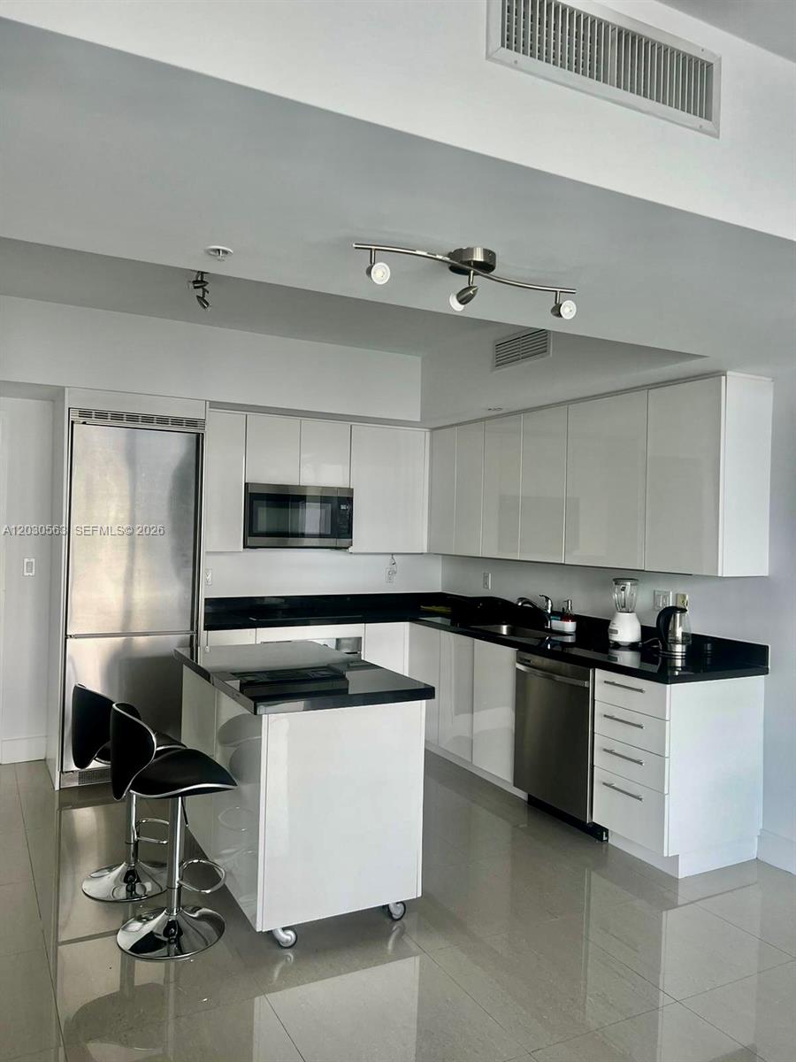 92 SW 3rd St #4111, Miami FL 33130