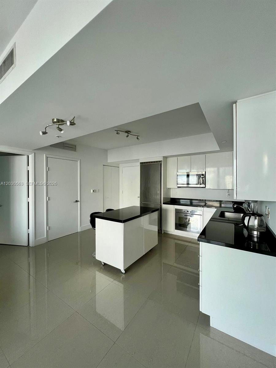 92 SW 3rd St #4111, Miami FL 33130