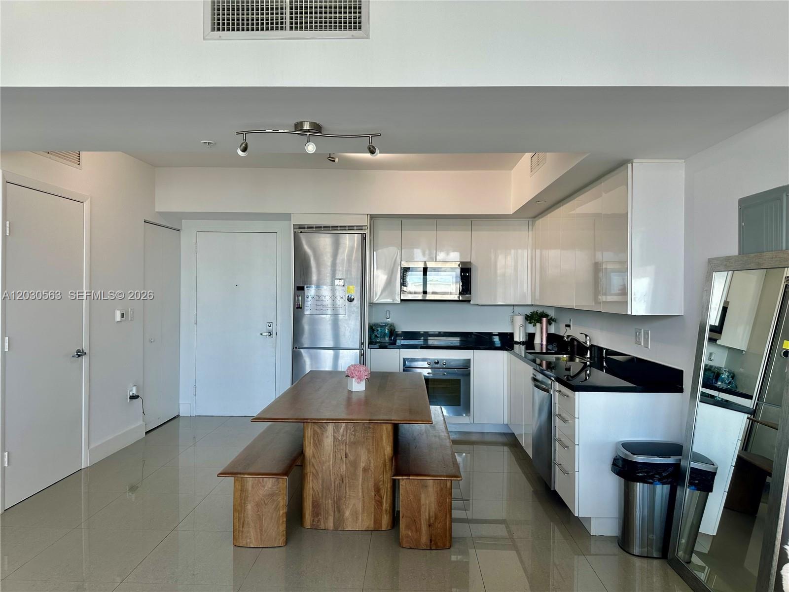 92 SW 3rd St #4111, Miami FL 33130