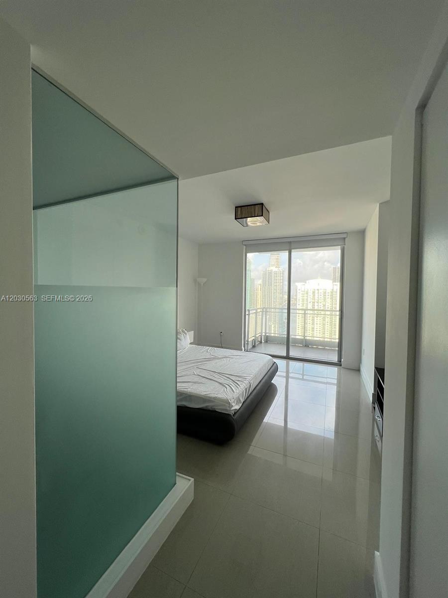 92 SW 3rd St #4111, Miami FL 33130