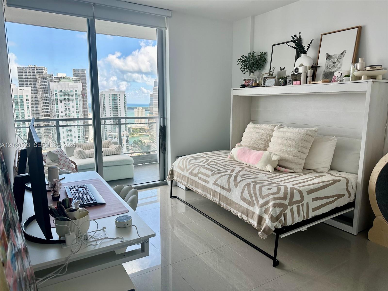 92 SW 3rd St #4111, Miami FL 33130