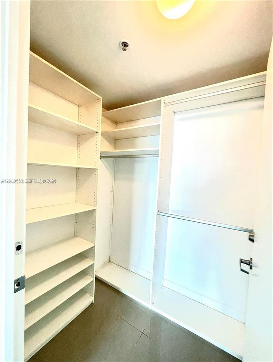 92 SW 3rd St #4111, Miami FL 33130