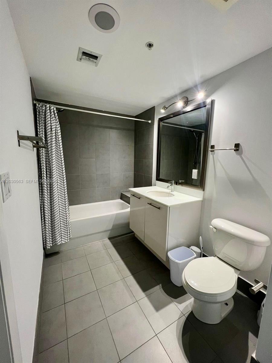 92 SW 3rd St #4111, Miami FL 33130