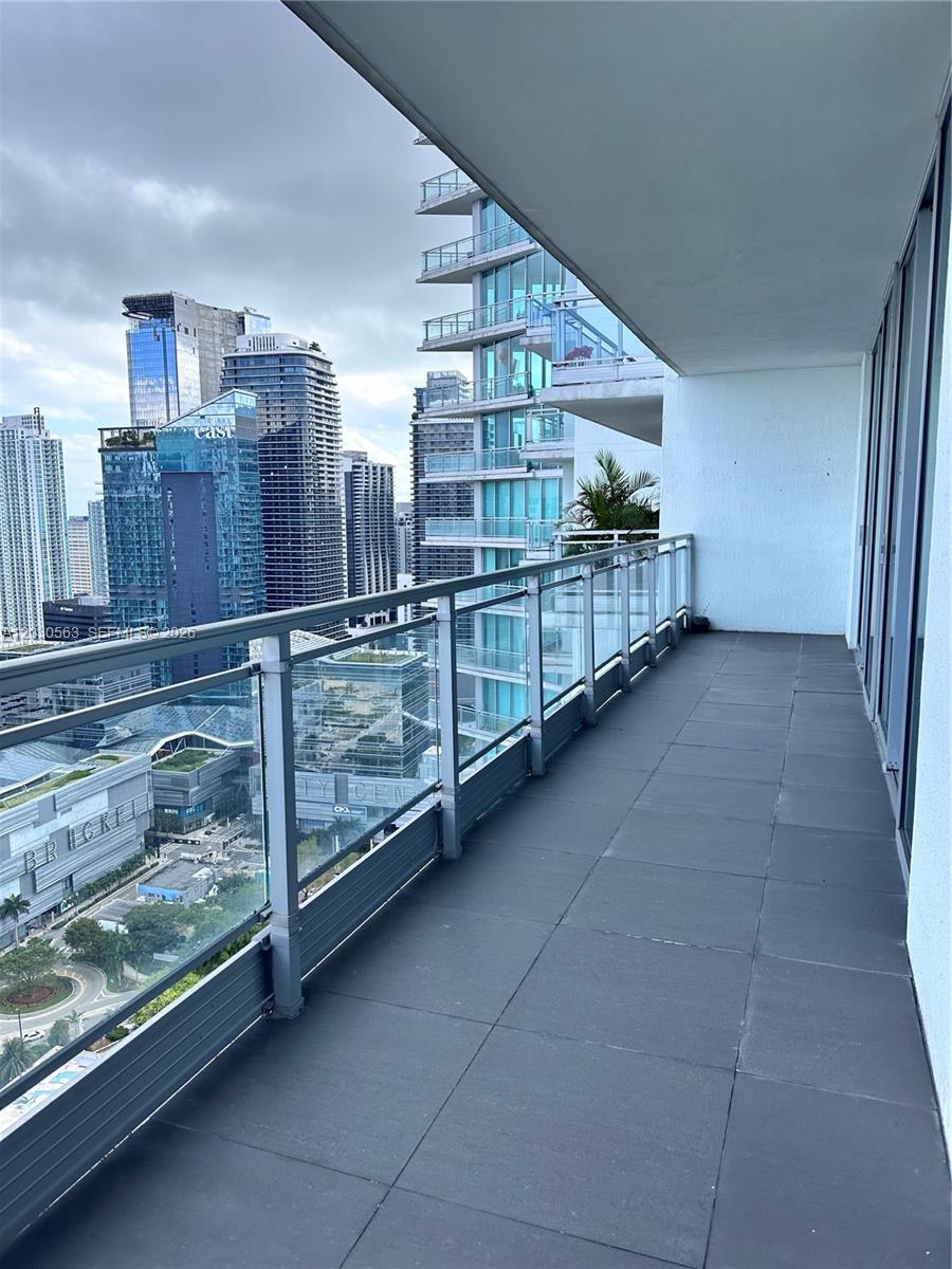 92 SW 3rd St #4111, Miami FL 33130