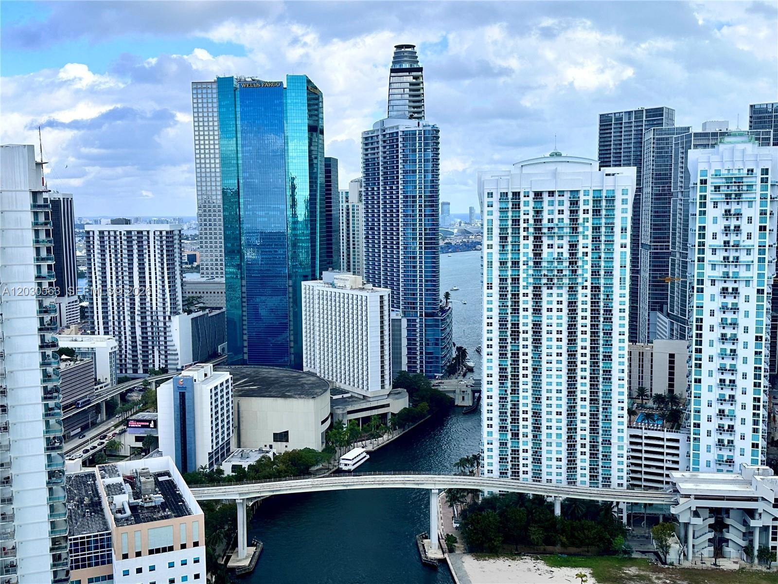 92 SW 3rd St #4111, Miami FL 33130