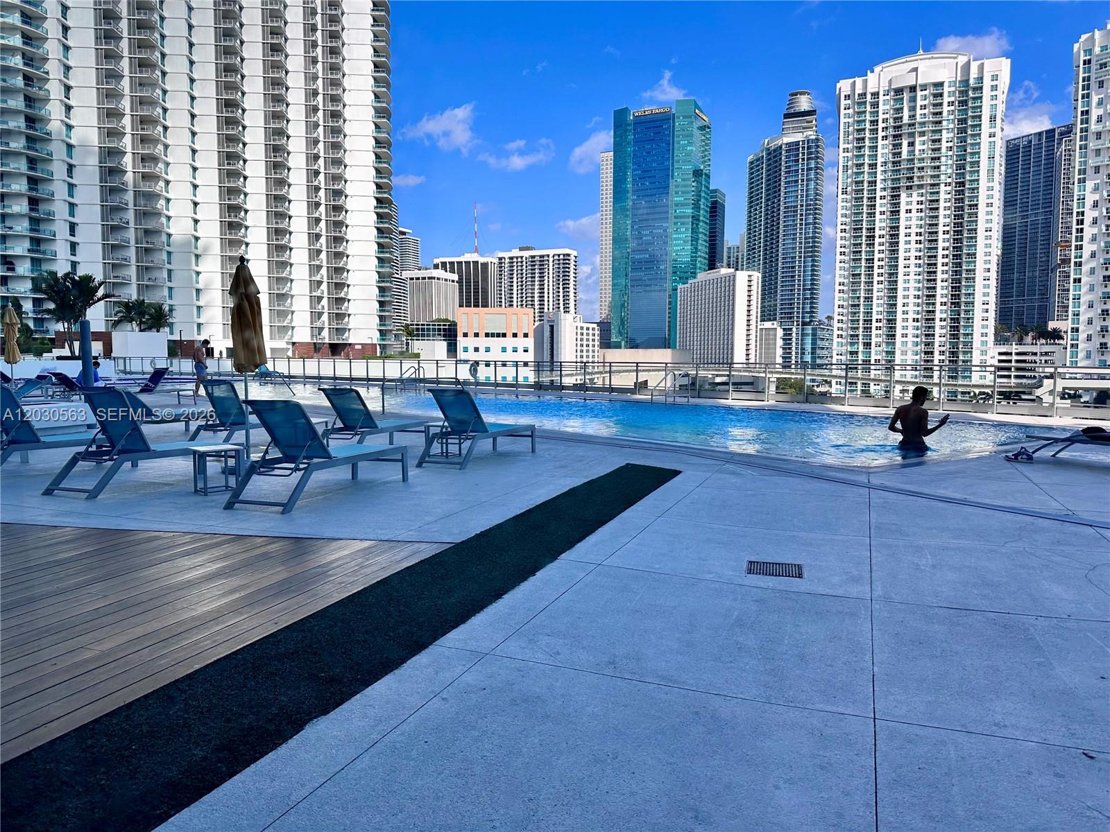92 SW 3rd St #4111, Miami FL 33130