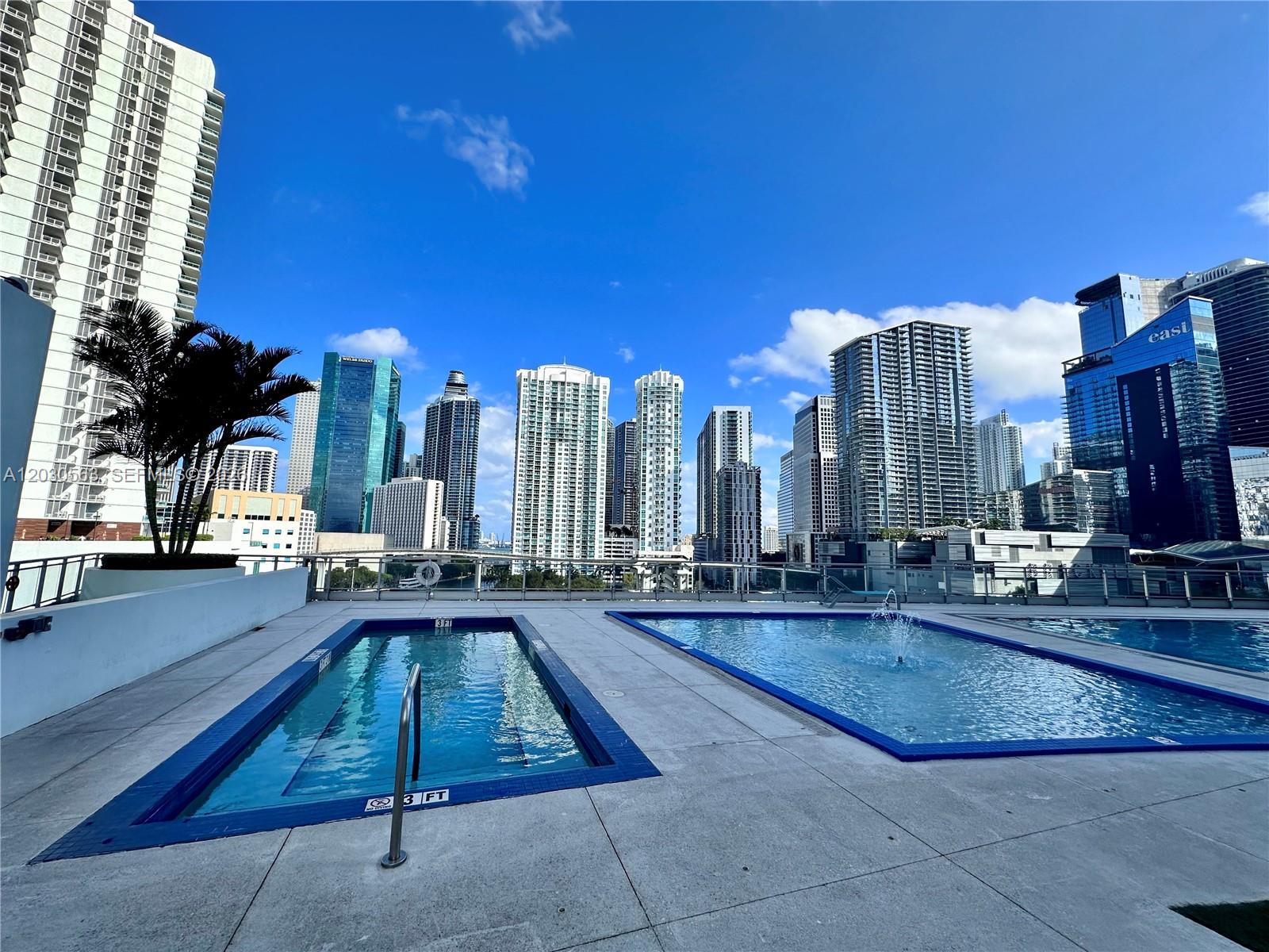 92 SW 3rd St #4111, Miami FL 33130