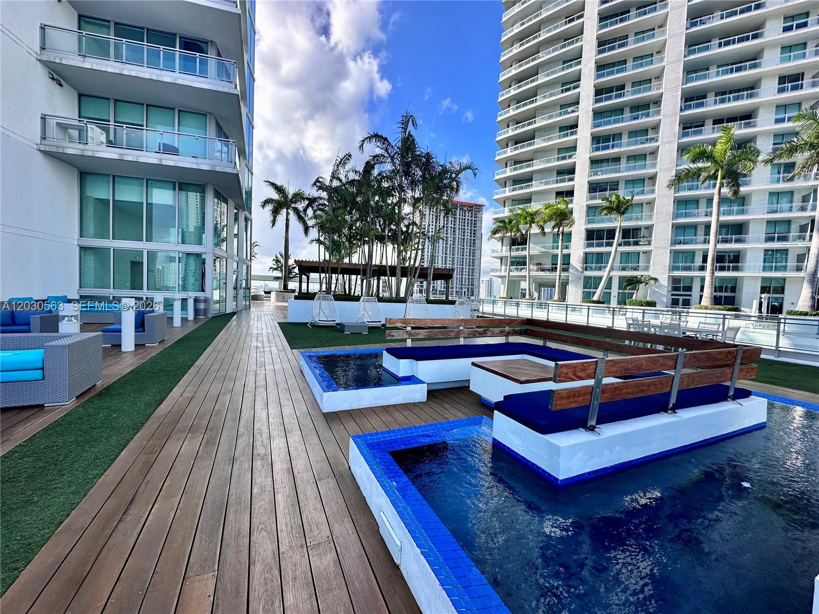 92 SW 3rd St #4111, Miami FL 33130