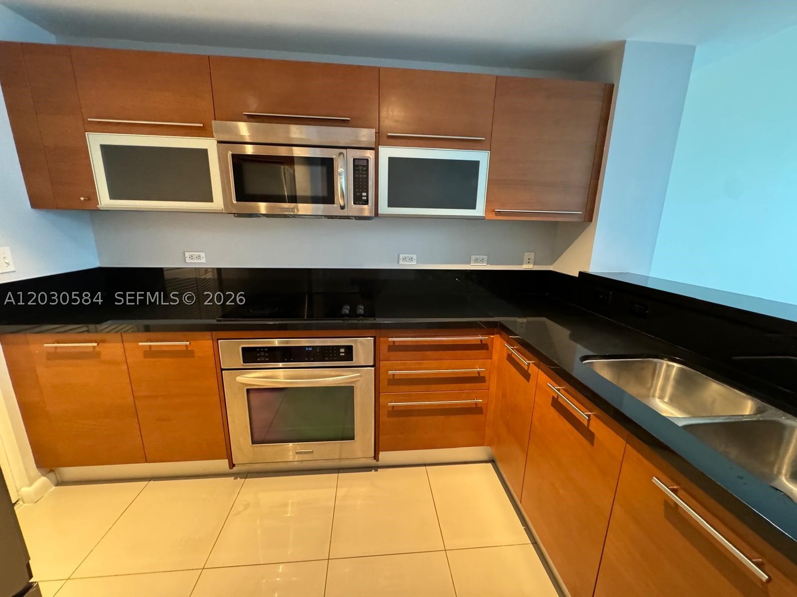 244 Biscayne Blvd #2105, Miami FL 33132