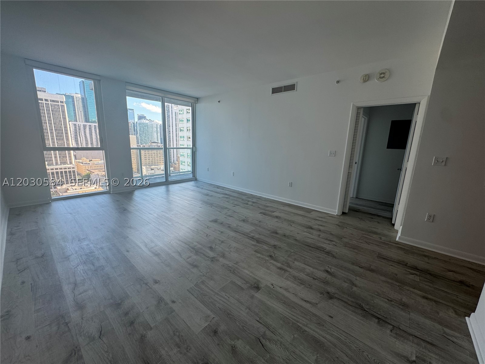244 Biscayne Blvd #2105, Miami FL 33132