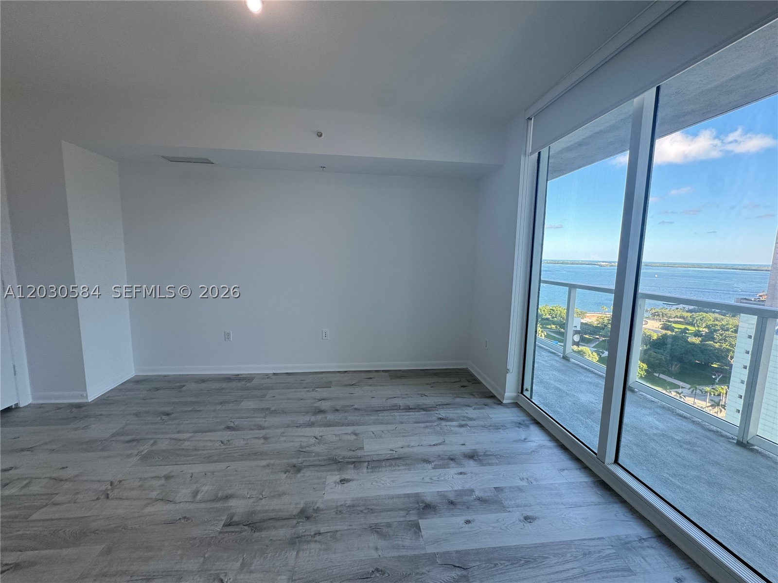 244 Biscayne Blvd #2105, Miami FL 33132
