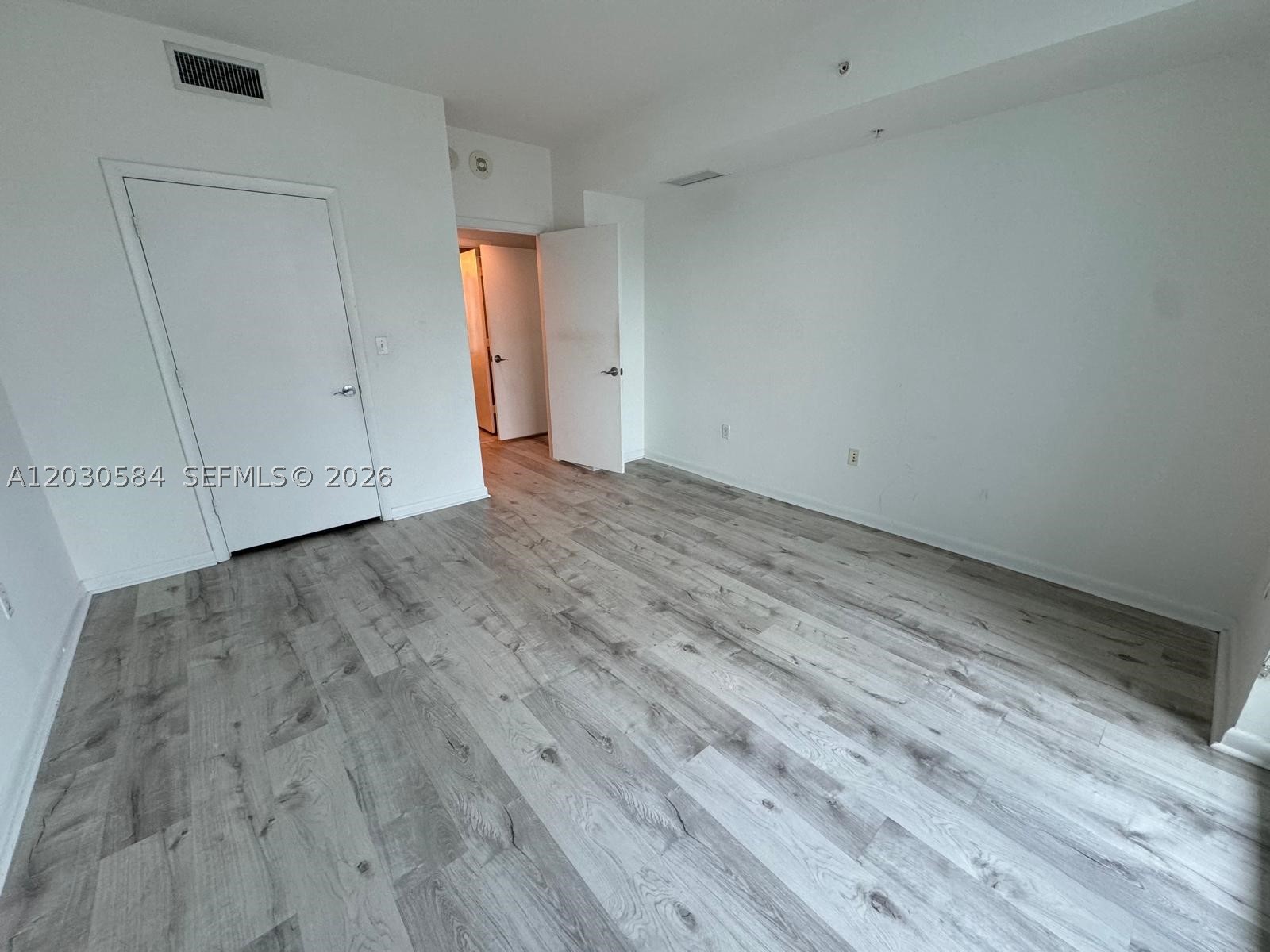 244 Biscayne Blvd #2105, Miami FL 33132