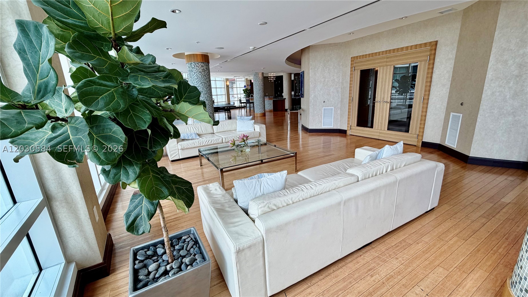 244 Biscayne Blvd #2105, Miami FL 33132