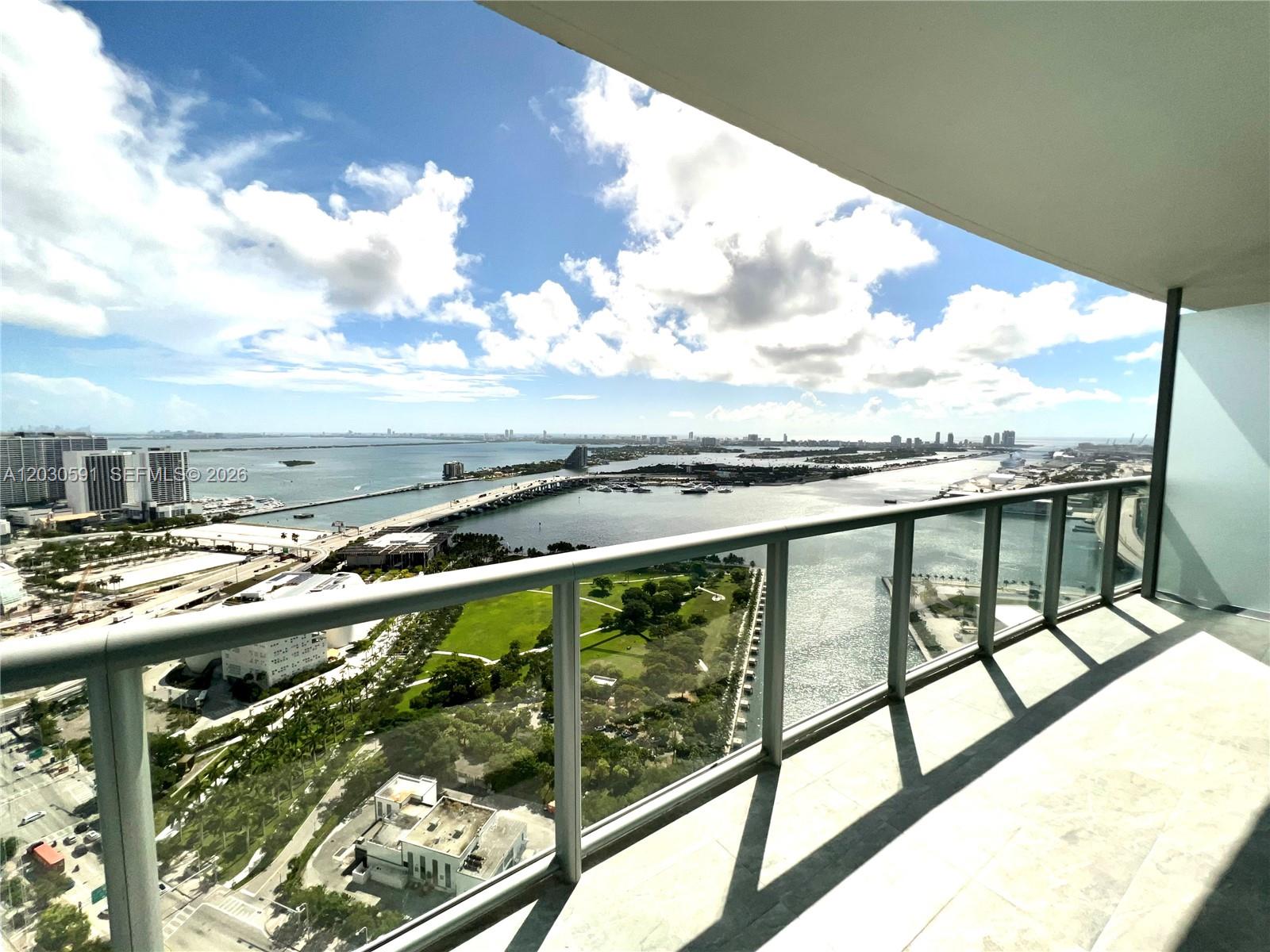 888 Biscayne Blvd #4112, Miami FL 33132