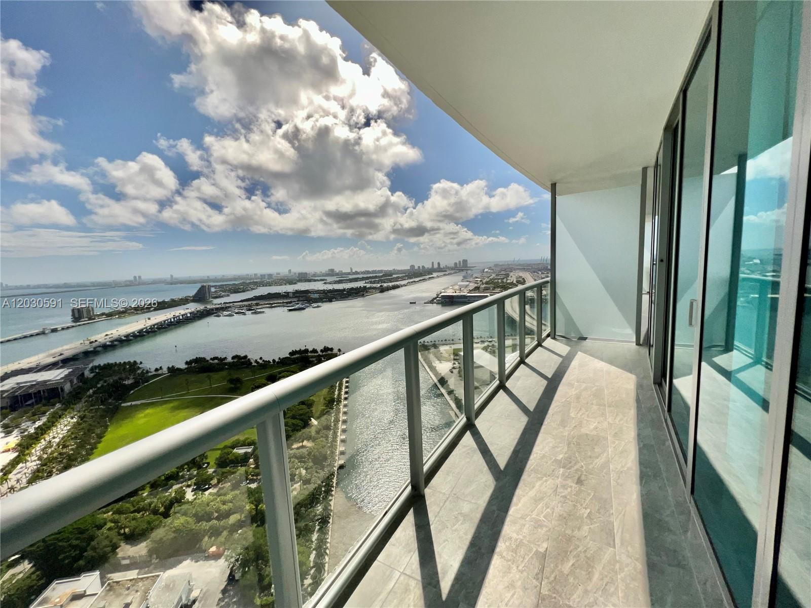 888 Biscayne Blvd #4112, Miami FL 33132