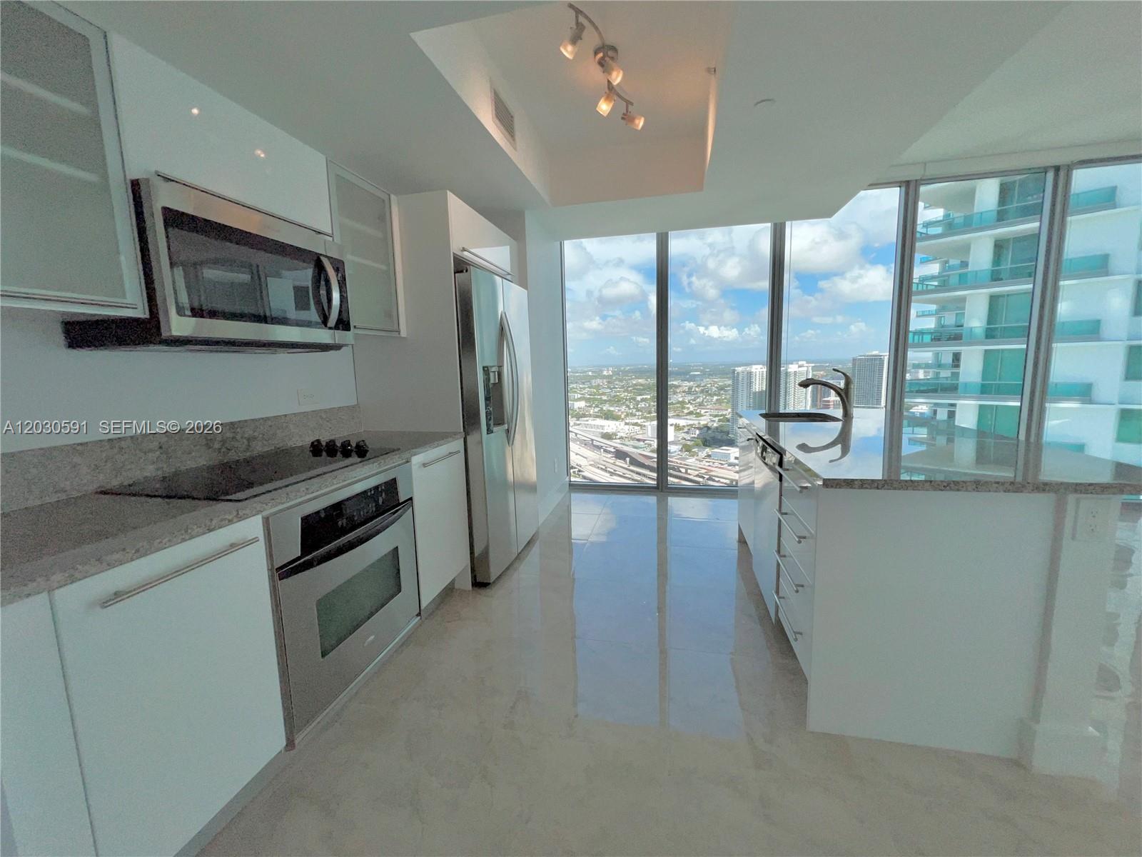 888 Biscayne Blvd #4112, Miami FL 33132