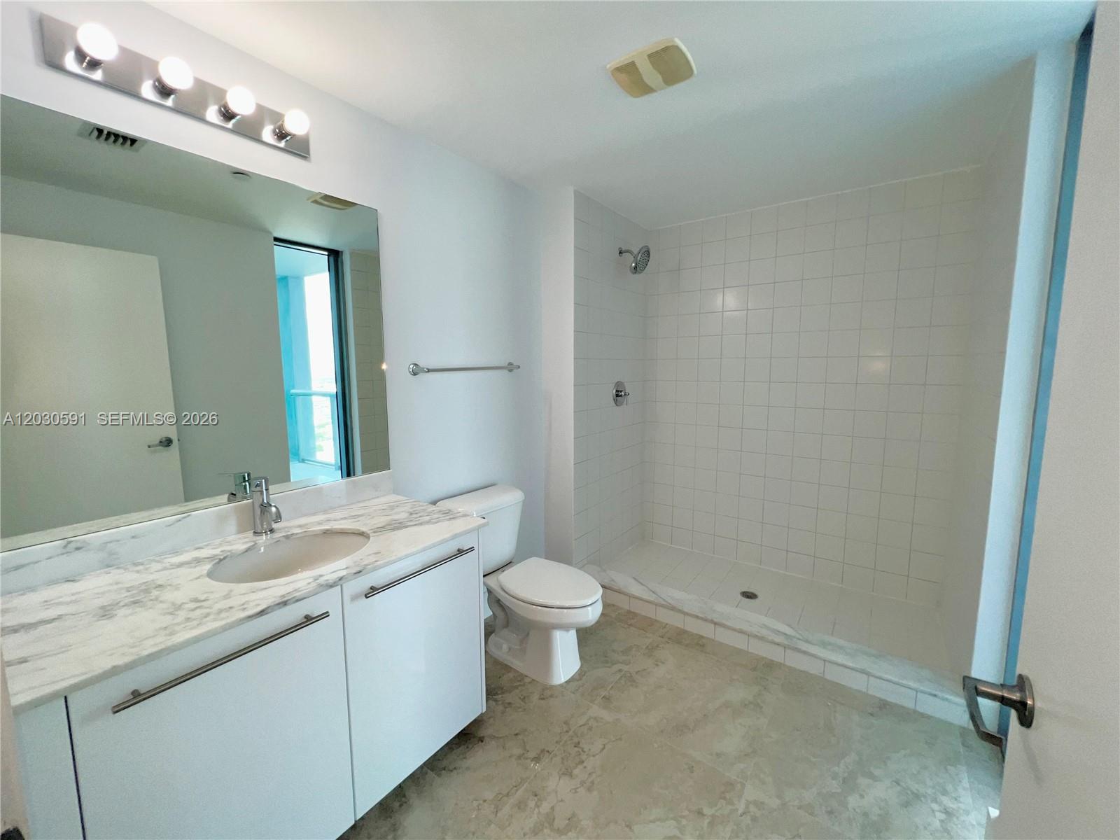 888 Biscayne Blvd #4112, Miami FL 33132