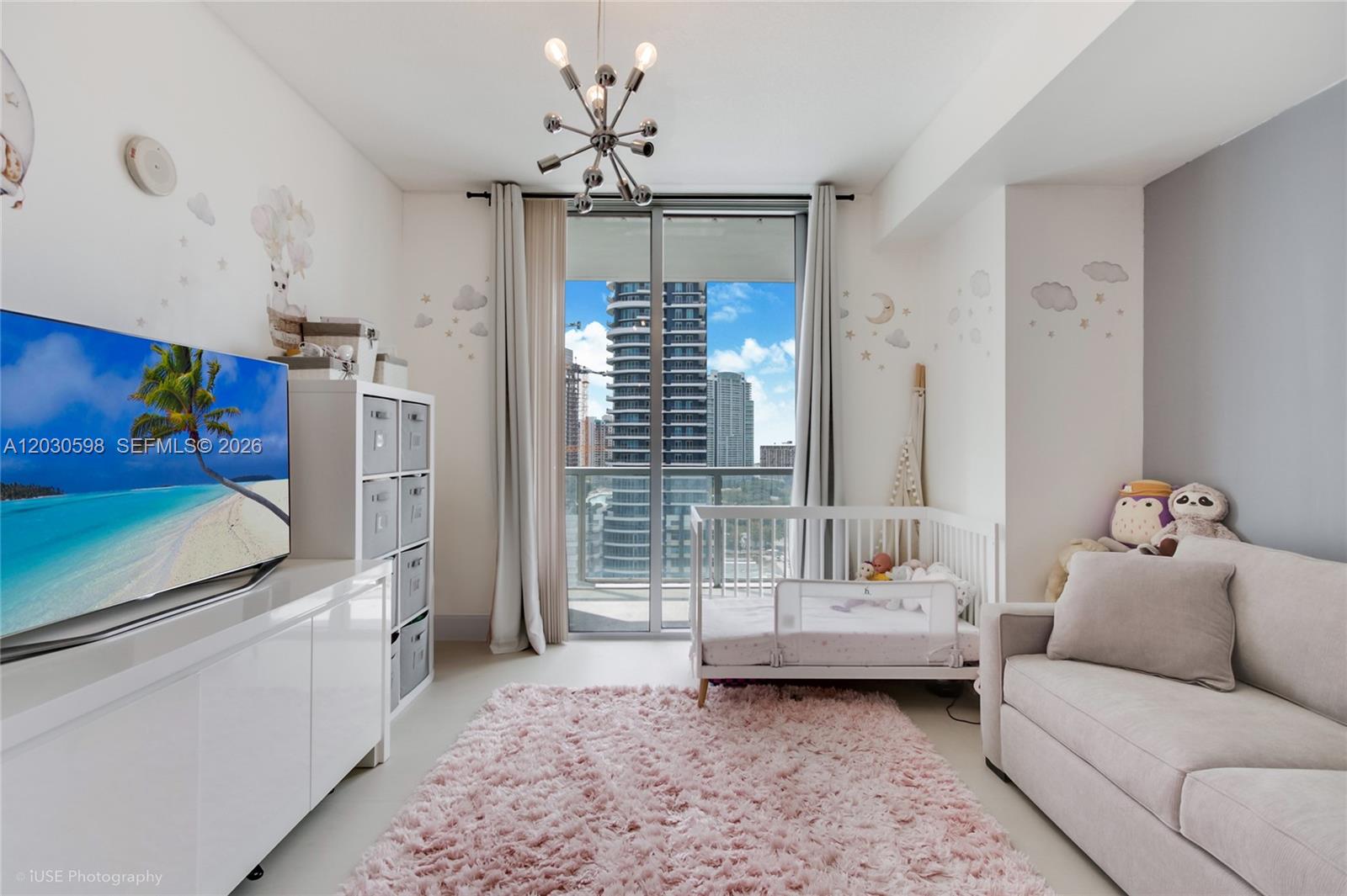 79 SW 12th St #2306-S, Miami FL 33130