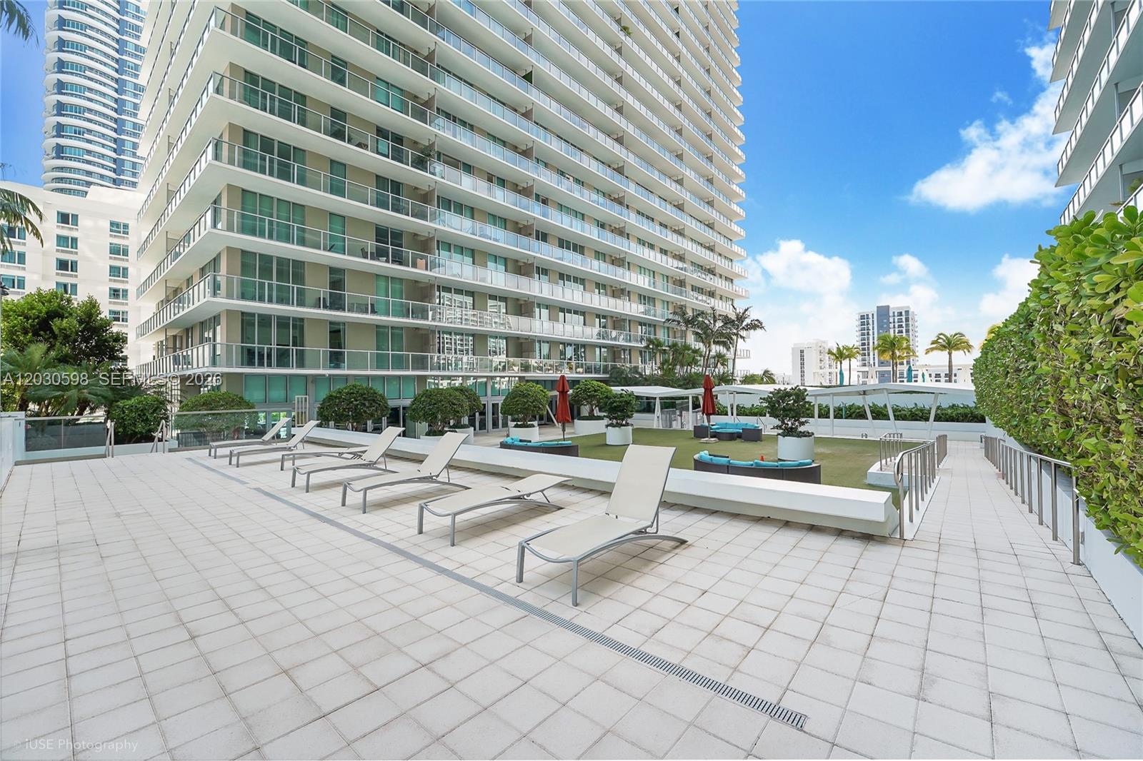 79 SW 12th St #2306-S, Miami FL 33130