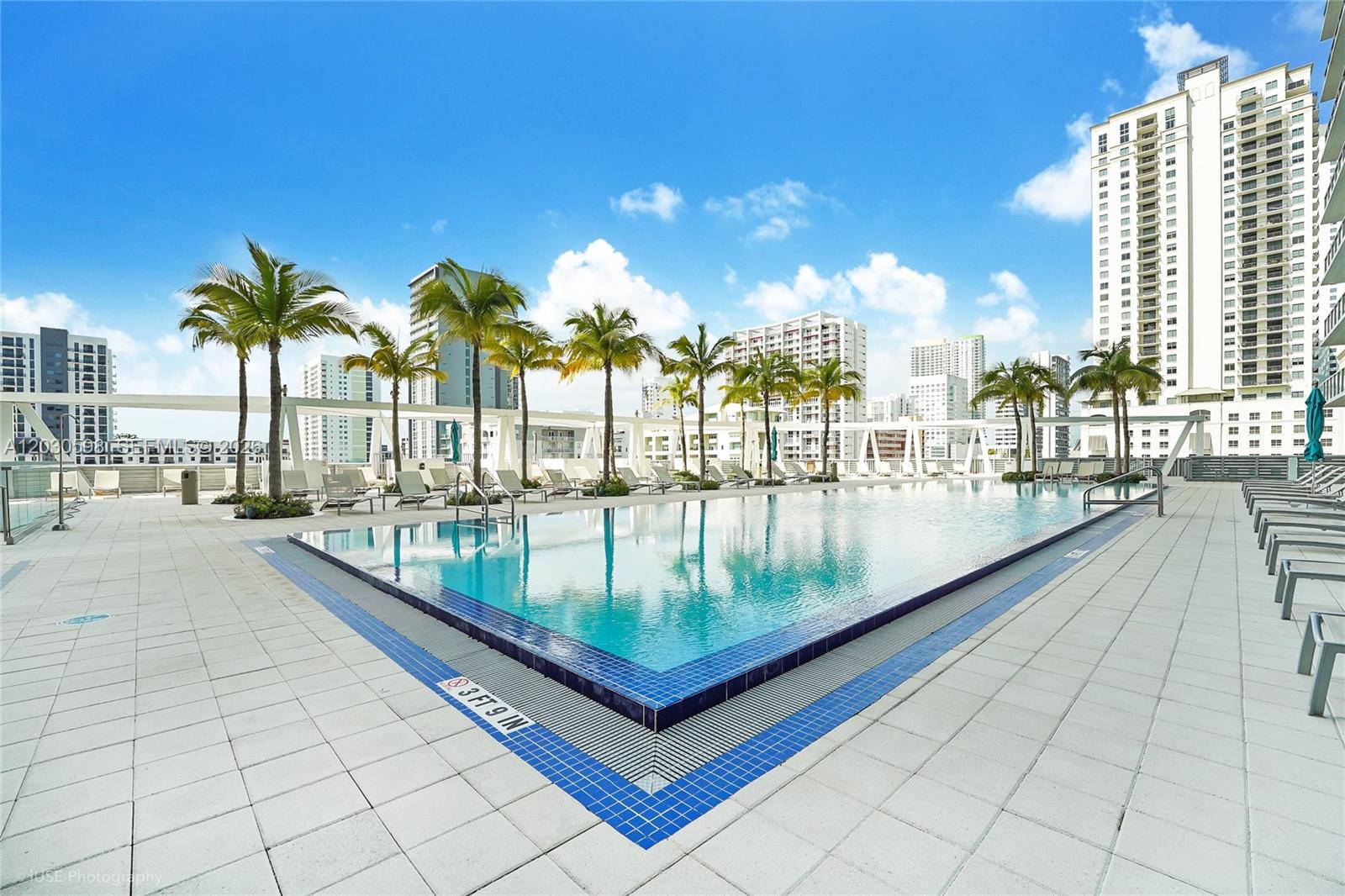 79 SW 12th St #2306-S, Miami FL 33130