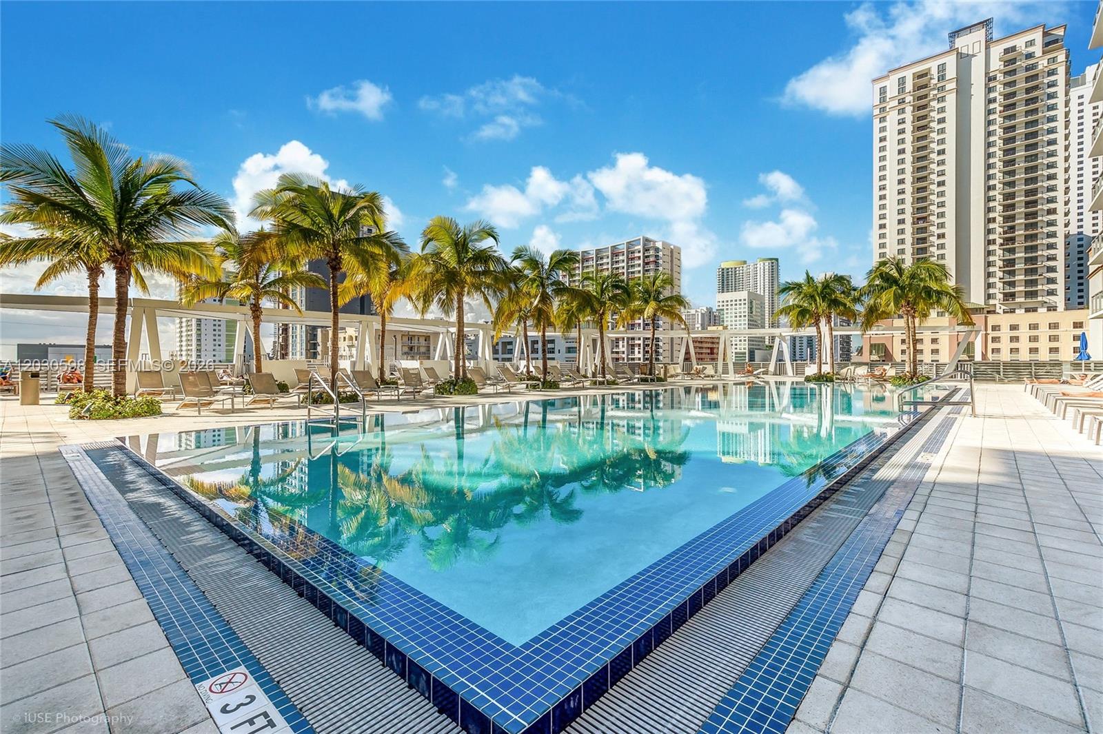 79 SW 12th St #2306-S, Miami FL 33130