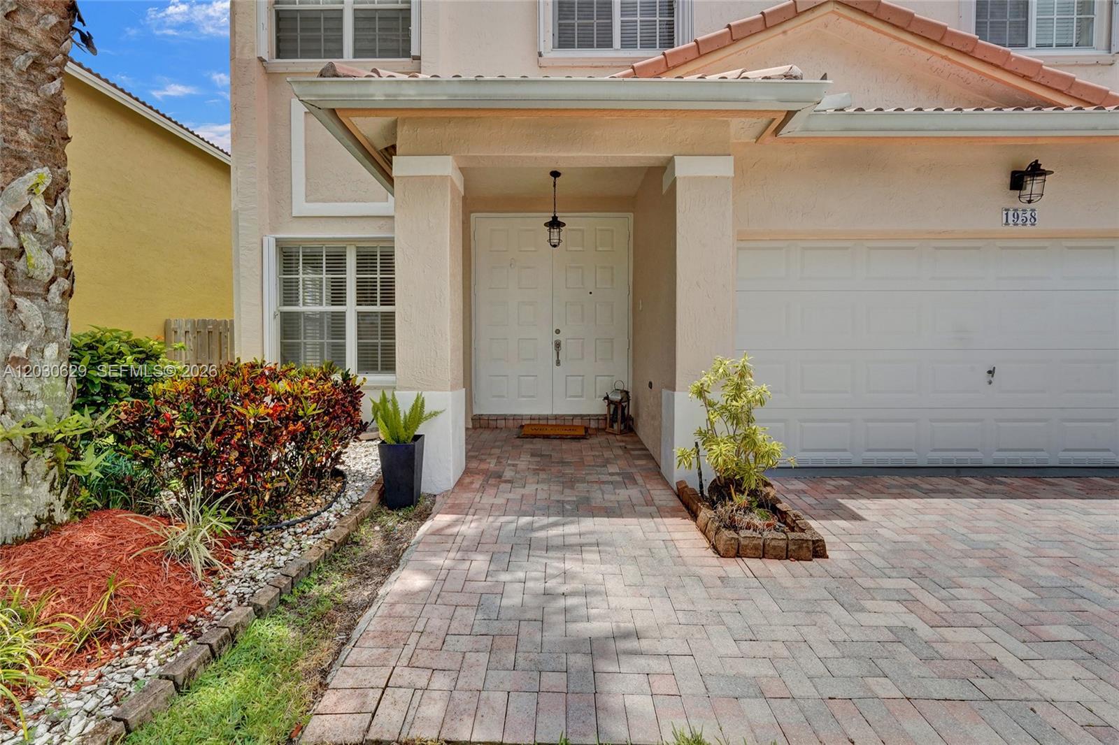 1958 NW 171st Ave, Pembroke Pines FL 33028