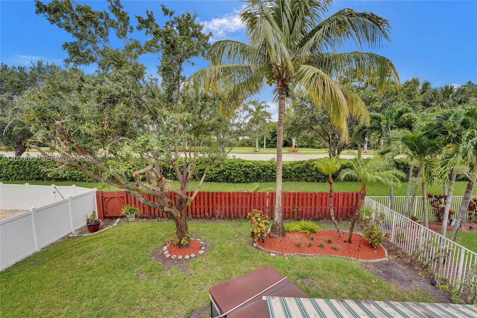 1958 NW 171st Ave, Pembroke Pines FL 33028