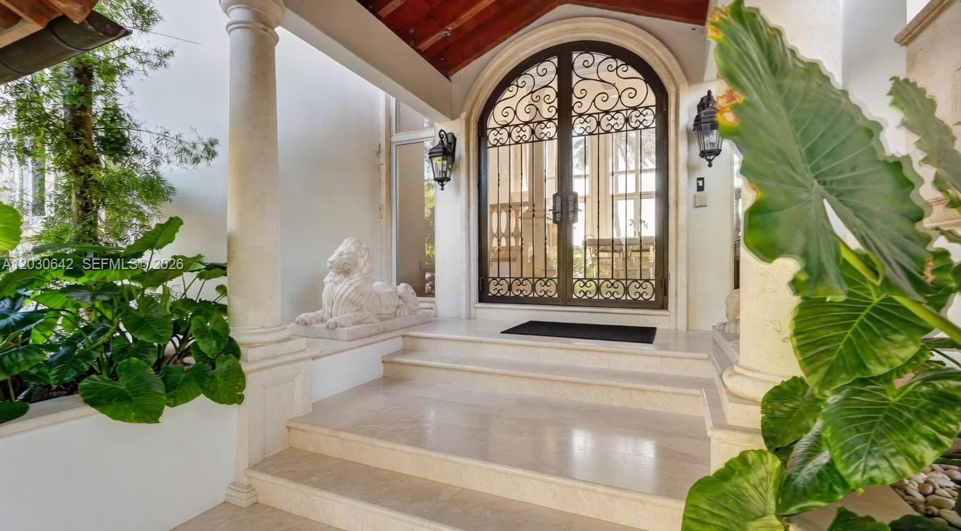 260 Cape Florida Dr, Key Biscayne FL 33149
