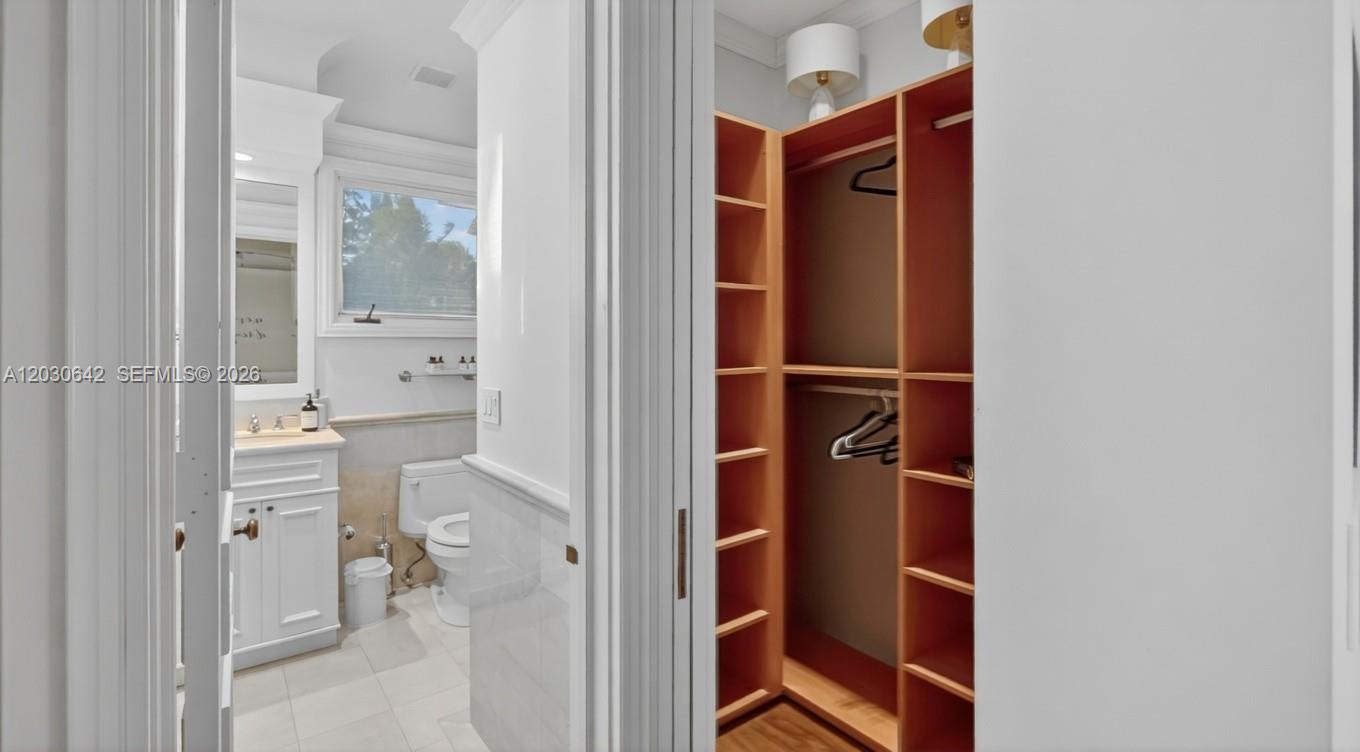 260 Cape Florida Dr, Key Biscayne FL 33149