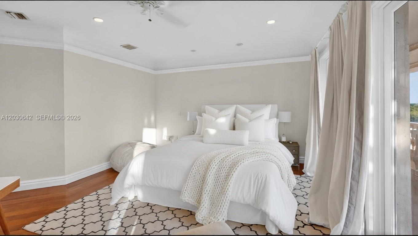 260 Cape Florida Dr, Key Biscayne FL 33149