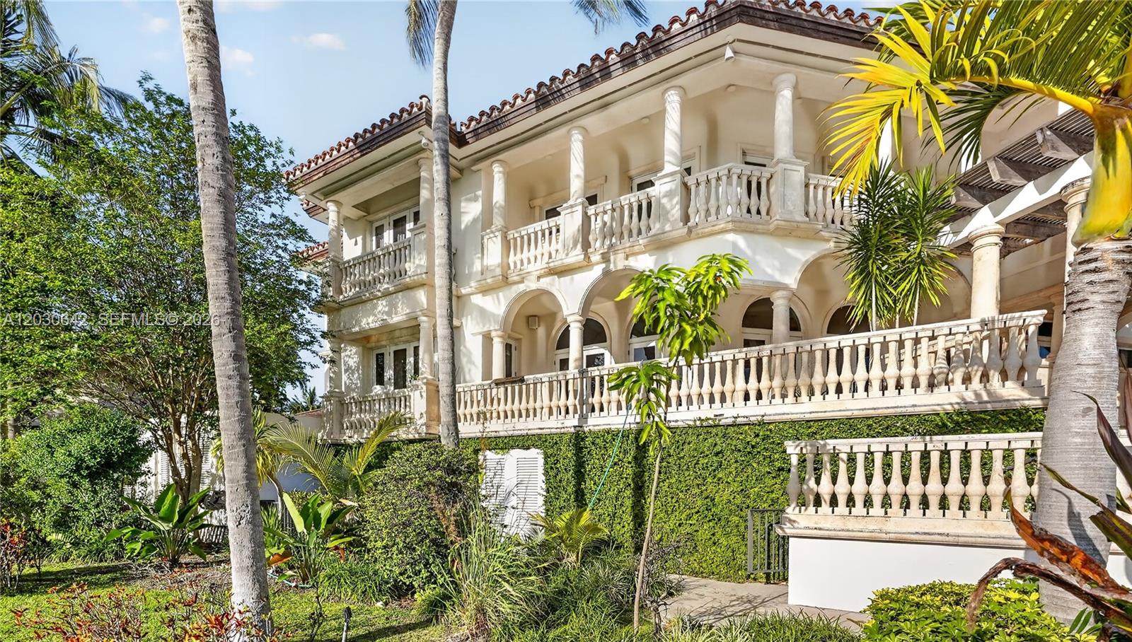 260 Cape Florida Dr, Key Biscayne FL 33149