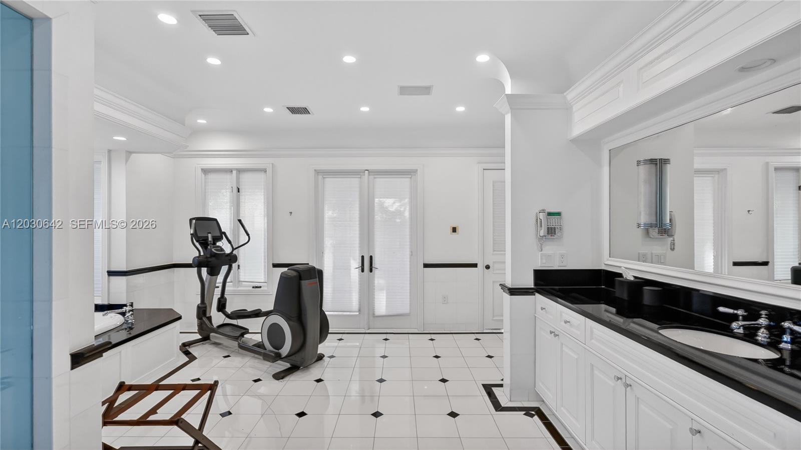 260 Cape Florida Dr, Key Biscayne FL 33149
