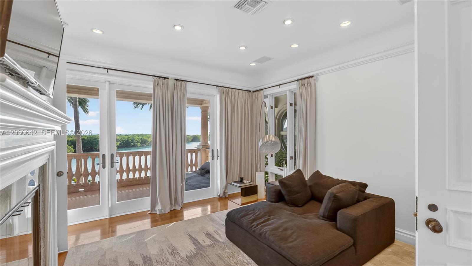 260 Cape Florida Dr, Key Biscayne FL 33149