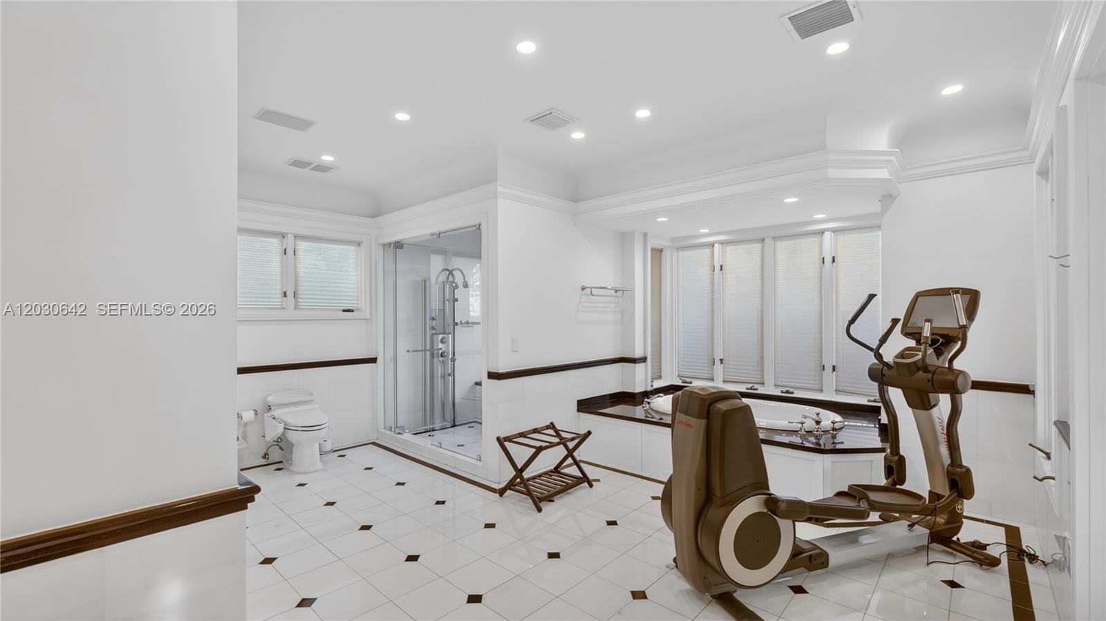 260 Cape Florida Dr, Key Biscayne FL 33149